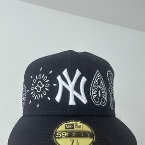 New Era Black and Green Fitted Cap